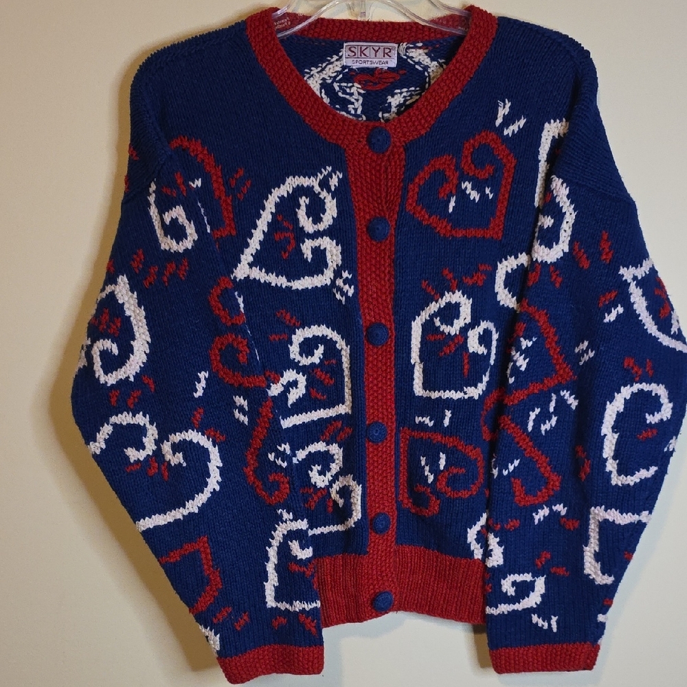 SKYR Blue and Red Heart Pattern Women's Cardigan Sweater. Vintage.